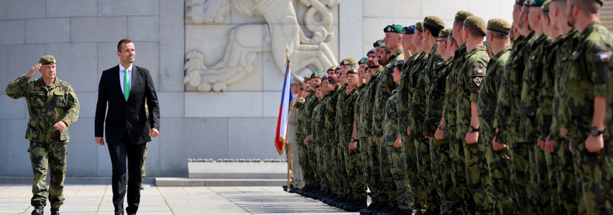 Slavnostní nástup po návratu z mise ze Slovenska Vítkov 71. mpr