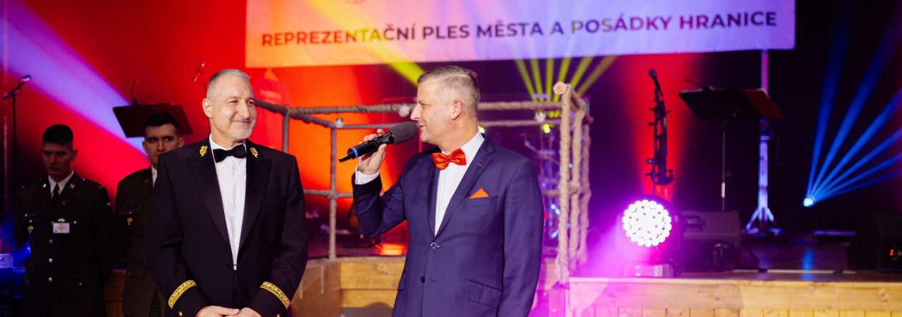 První společný Reprezentační ples města a posádky Hranice nabídl slavnostní večer ve znamení spolupráce a tradice