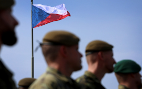 Slavnostní nástup po návratu z mise ze Slovenska Vítkov 71. mpr