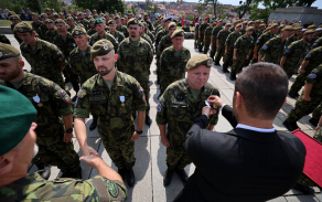 Slavnostní nástup po návratu z mise ze Slovenska Vítkov 71. mpr