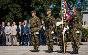 72. mechanizovaný prapor vyznamenán Záslužným křížem ministryně obrany ČR I. stupně