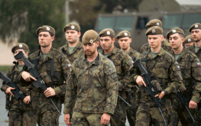 Léto v maskáčích právě začalo! 1. ročník dobrovolného vojenského cvičení pro středoškoláky odstartoval v posádce Přáslavice