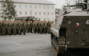 V Přáslavicích předali velení 72. mechanizovaného praporu a oslavili čtvrtstoletí jeho existence