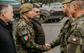 V Přáslavicích předali velení 72. mechanizovaného praporu a oslavili čtvrtstoletí jeho existence