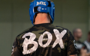 Přebor velitele 7. mechanizované brigády v boxu – disciplína, respekt a duch Dukelské