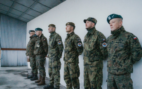 Hosté z polské Mnohonárodní divize severovýchod při zahájení cvičení Amber Lionheart 25.