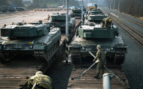 Přeprava Leopardů 2A4 po železnici