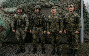 nprap. Aleš Machálka, brig. gen. Zdeněk Mikula, genpor. Václav Vlček, štab. prap. Martin Bodnar