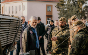 Návštěva pana prezidenta Petra Pavla v posádce Přáslavice