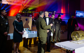 První společný Reprezentační ples města a posádky Hranice nabídl slavnostní večer ve znamení spolupráce a tradice