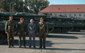 Historický milník pro českou obranu: Přáslavický prapor kompletně převzal tanky Leopard 2A4