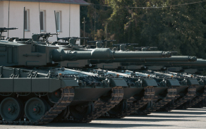 Historický milník pro českou obranu: Přáslavický prapor kompletně převzal tanky Leopard 2A4