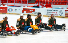 Exhibiční utkání SOHO Olomoučtí Kohouti z.s - Parahokej Olomouc vs. 7. mechanizovaná brigáda "Dukelská"