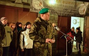 Generálporučík Josef Bečvář hovoří k účastníkům mistrovství