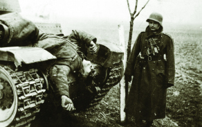 Řidičem zasaženého tanku byl zaměstnanec Škodových závodů Antonín Seidler,  který se dobrovolně zapojil do bojů. Jeho manželka nebyla za jeho smrt firmou odškodněna s odkazem, že firma jej neposílala bojovat. 