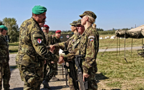 Velitel 7. mb plukovník Pavel Lipka neskrýval svoji radost a hrdost.